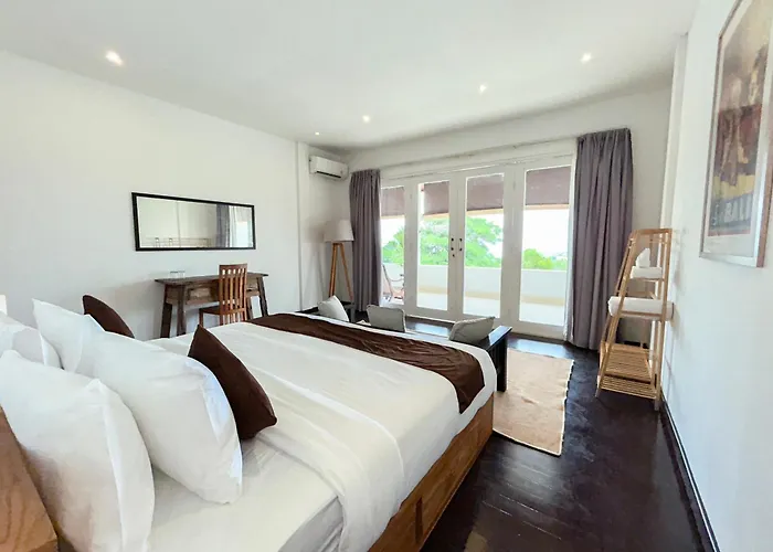 The Backyard Bingin: Private Beach-View Mansion for Events Uluwatu 