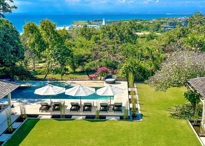 The Backyard Bingin: Private Beach-View Mansion for Events Uluwatu 